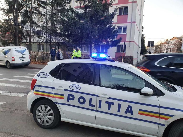 Accident în municipiu. O femeie a fost izbită de o mașină pe trecerea de pietoni