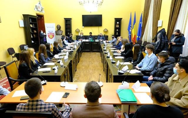 23 de liceeni au depus jurământul în Consiliul Local al Tinerilor