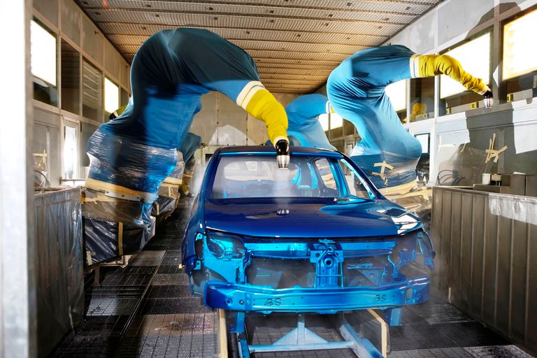 Dacia şi Ford scădere accelerată a producţiei auto pe fondul crizei semiconductorilor