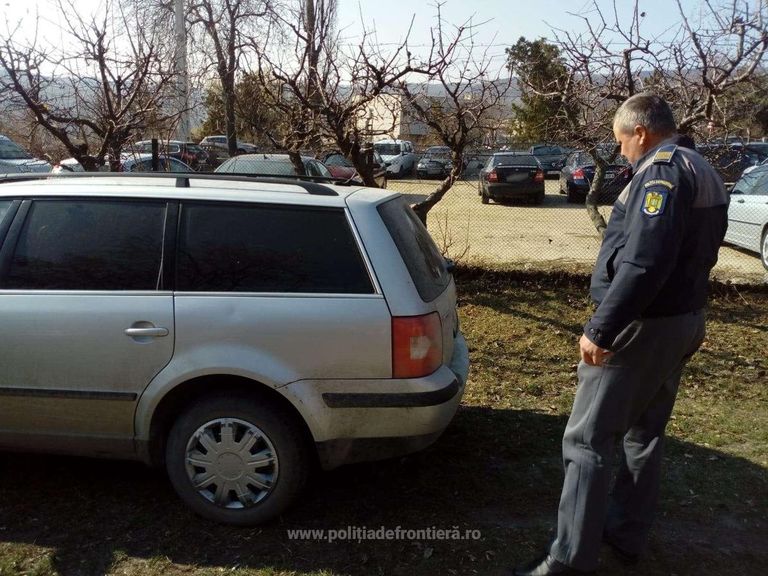 Dosar penal pentru sute de pachete cu țigări de contrabandă