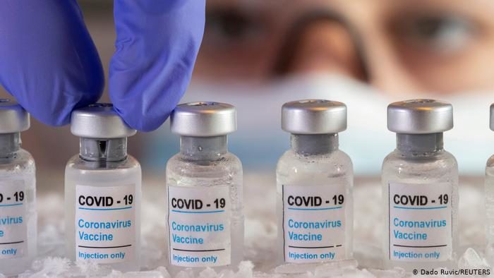 Polonia refuză să primească și să plătească noi livrări de vaccinuri anti-COVID