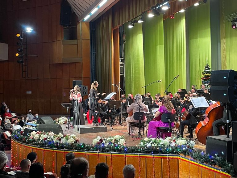 MONITORUL VIDEO: Concert de Crăciun susținut de Filarmonică