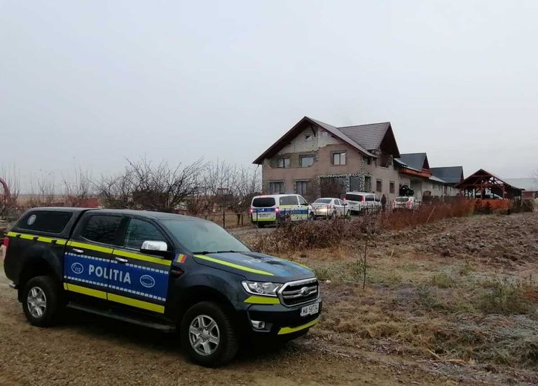 Percheziții la braconierii care au bătut un vânător. Trei suspecți reținuți pentru 24 de ore (VIDEO)
