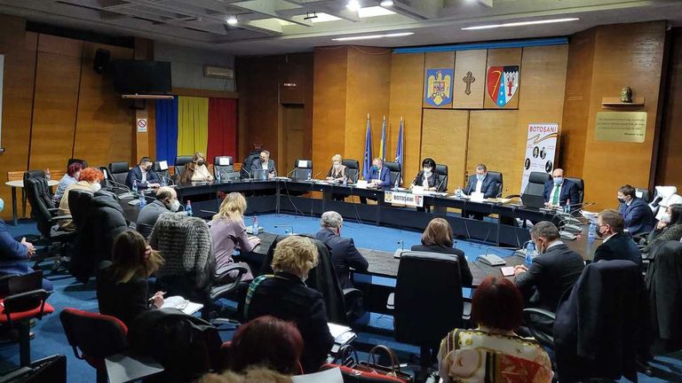 CJ scoate din vistierie peste 140.000 de euro pentru dotarea Ambulatoriului de la Pediatrie