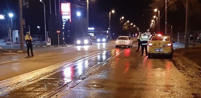 Zeci de șoferi verificați în trafic de polițiști, împreună cu cei de la Antidrog