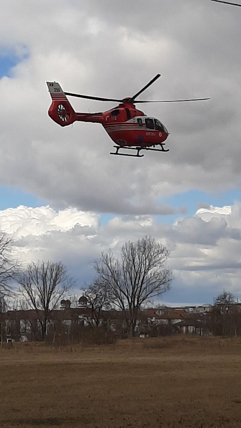 Elicopter chemat la Botoșani pentru un bărbat în stare gravă (video)