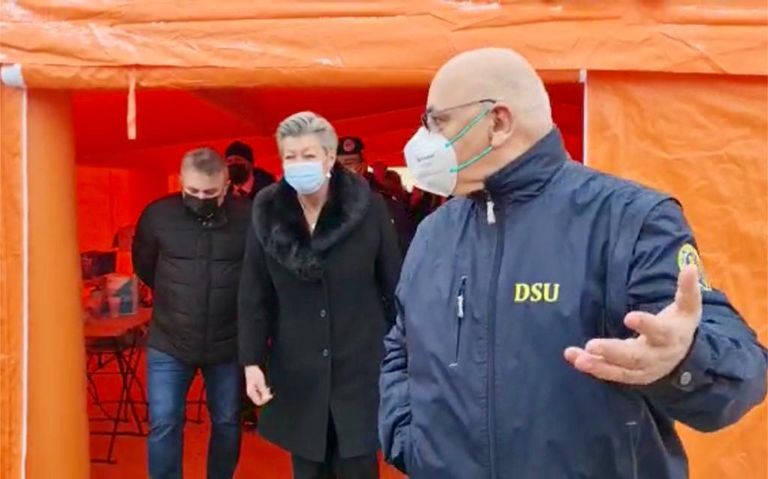 Comisar european în vizită la tabăra de refugiați de la Siret (video)