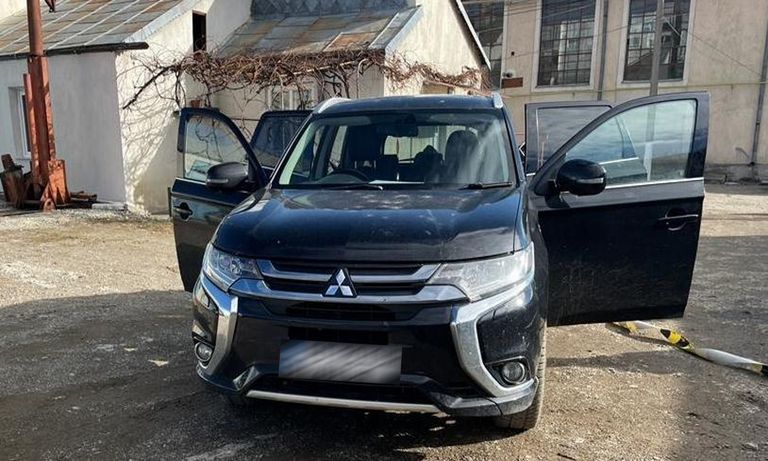 Autoturism căutat de autoritățile din Marea Britanie, descoperit la Botoșani