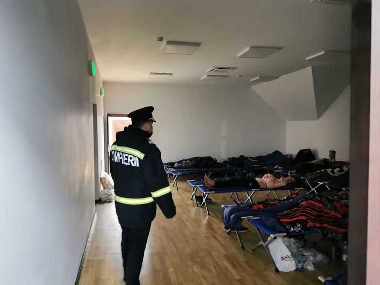 Zeci de persoane venite din Ucraina asistate de autoritățile din județ