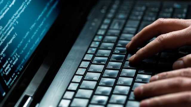 Site-ul în limba engleză al Ministerului Apărării a fost atacat cibernetic