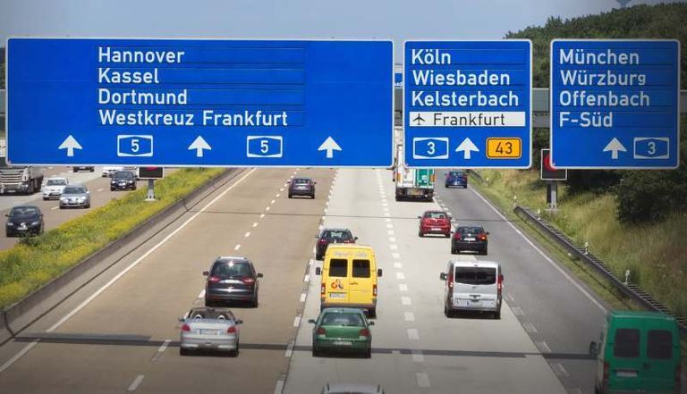 Pățania unui botoșănean – daune de peste 11.000 de lei după un accident banal în Germania