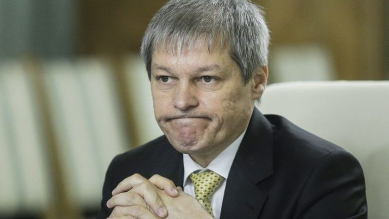 Dacian Cioloş şi-a anunţat demisia din funcţia de preşedinte al USR