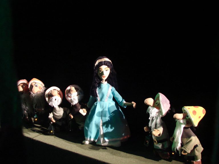„Albă ca Zăpada şi cei 7 pitici”, pe scena Teatrului Vasilache