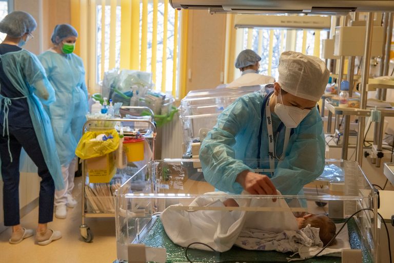 „Șansă la viaţă pentru nou-născuţii din Botoșani“ – finanţare de peste 200.000 de euro la Maternitatea Botoşani