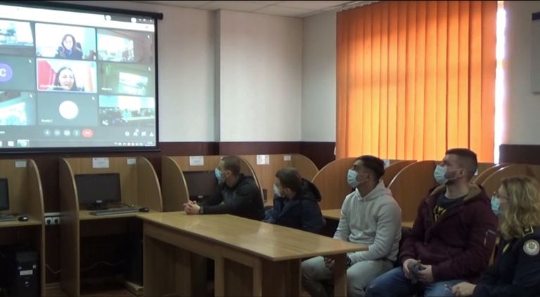 Întâlnire online între deţinuţi şi elevi, organizată de reprezentanţii Penitenciarului Botoşani