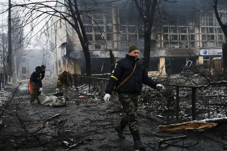 Sute de morți în orașul-port Mariupol, după ce armata rusă a distrus un cartier rezidențial