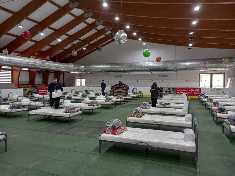 Adăpost pentru refugiaţi amenajat la Cornişa (video)