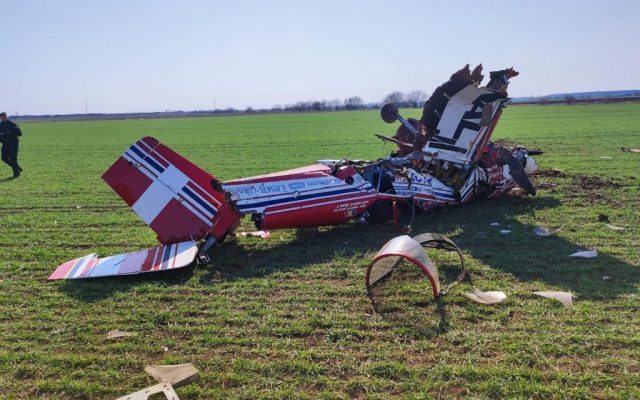 Un avion de acrobație s-a prăbușit în județul Prahova. Pilotul a decedat