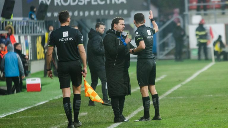 Croitoru, doar spectator la finala pentru play-off » Antrenorul FC-ului deține recordul cartonașelor în Liga 1 »»
