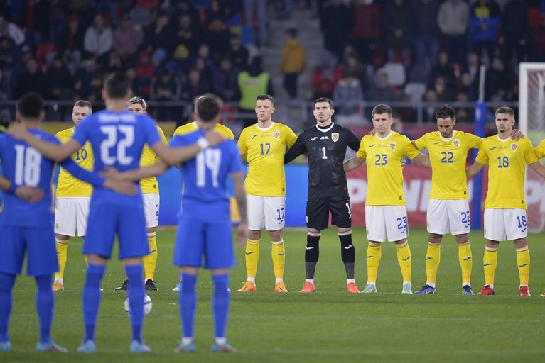 COVID-19 lovește puternic în naționala lui Iordănescu jr. » Cinci pozitivi după meciul cu Grecia »»
