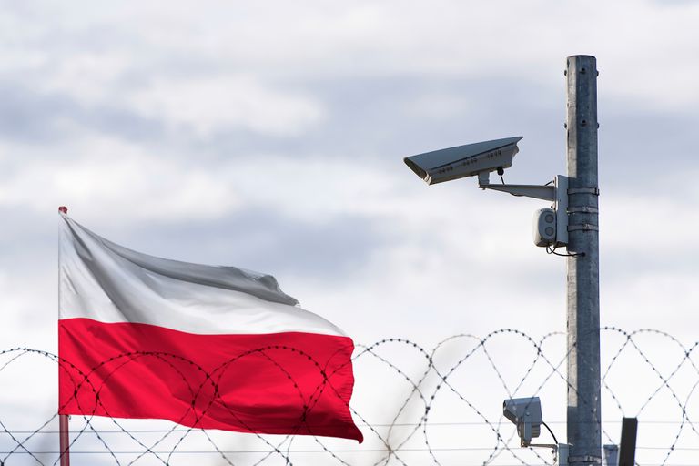 Polonia a ridicat un gard permanent pe 60 de kilometri din frontiera sa cu Belarusul