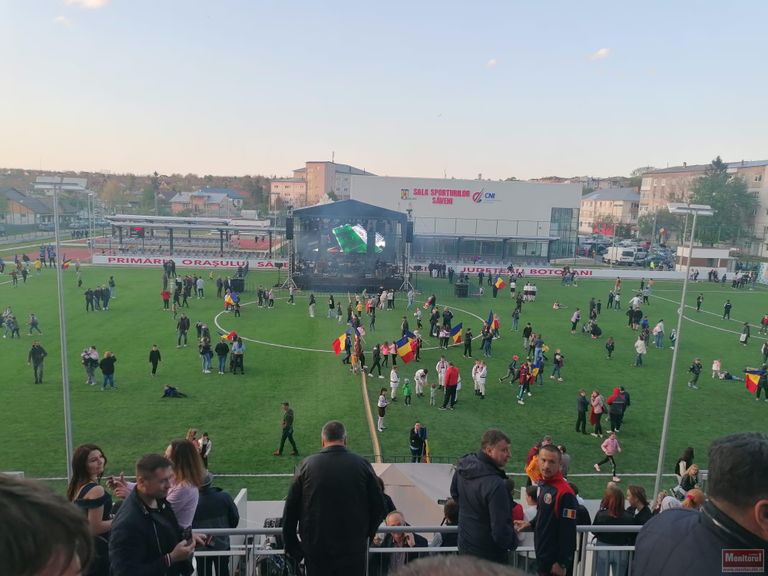 MONITORUL VIDEO: Sute de persoane prezente la inaugurarea Complexului Sportiv Săveni