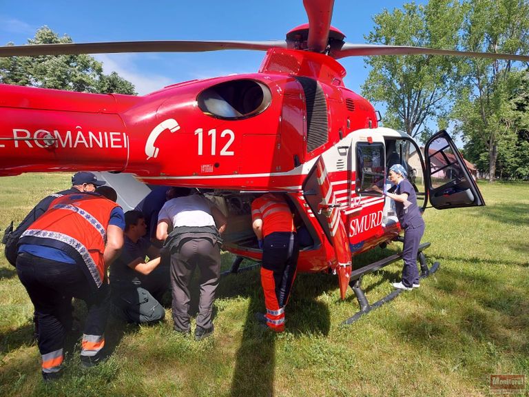 Elicopterul SMURD chemat pentru un bebeluș în stare critică (video)