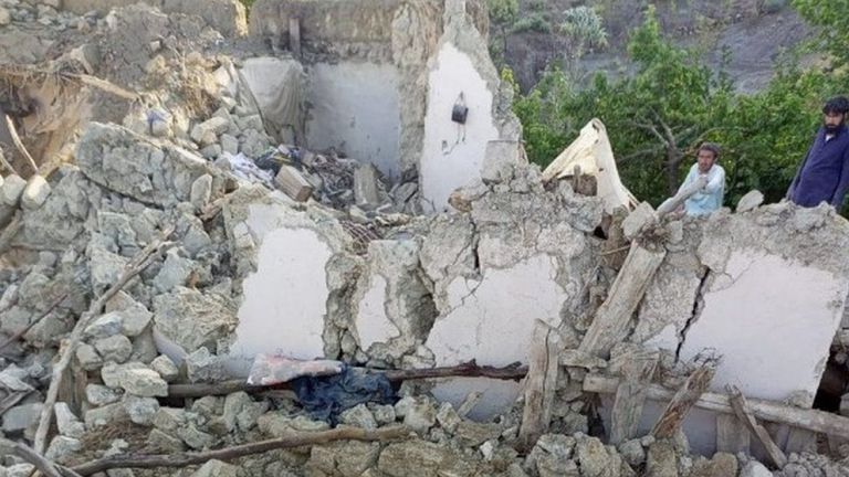 Peste 1.000 de morţi după un cutremur devastator în Afganistan