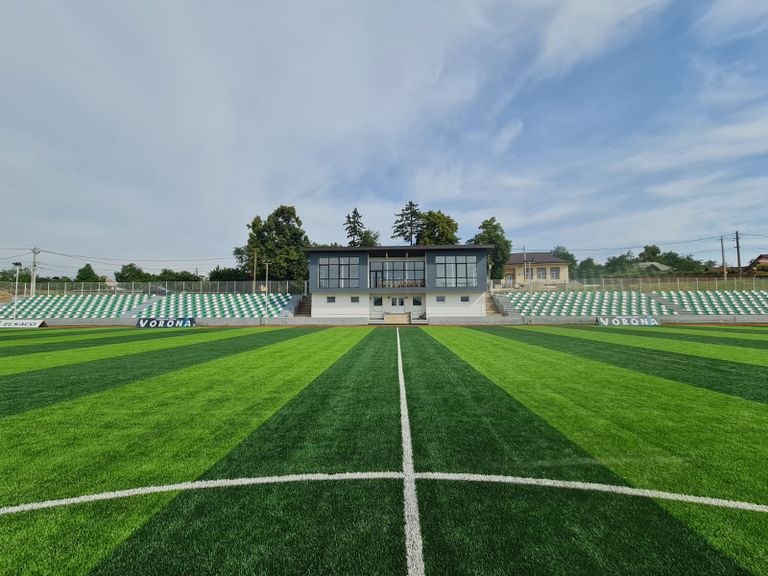 Stadionul din Pomârla va fi inaugurat de foste glorii ale fotbalului românesc