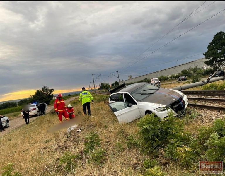 Accident grav produs de un botoşănean la Vereşti. Traficul feroviar este complet blocat (video)