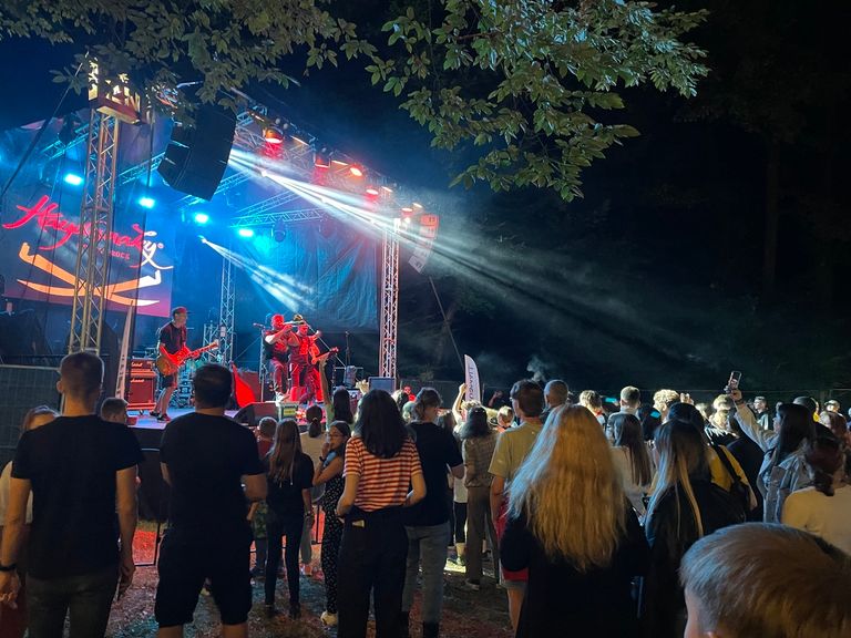 MONITORUL VIDEO: Atmosferă de excepție în a doua zi de Festival