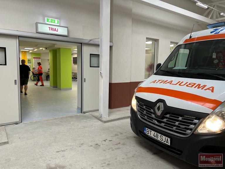 Suedezi băgaţi în spital de mâncarea românească