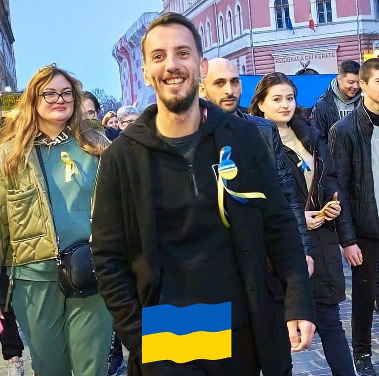 Sute de români donează pentru cetăţenii şi soldaţii din Ucraina