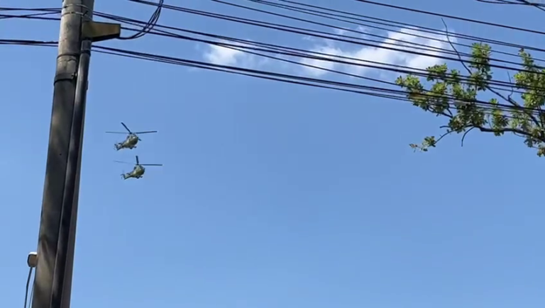 Odată mai zburau și elicoptere militare peste oraș, acu au rămas doar alea care duc bolnavii la Iași.