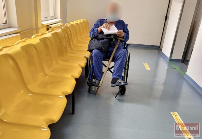 Pacienți externați în pijamale la Spitalul Județean
