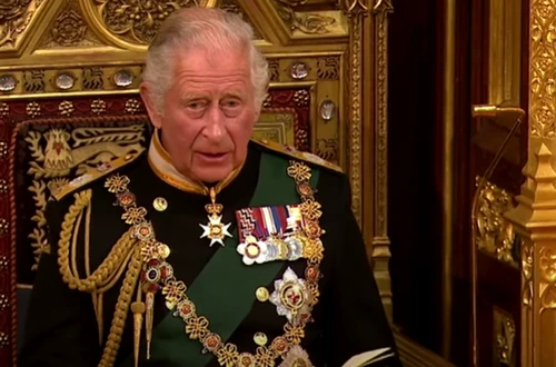 Charles al III-lea vrea o ceremonie de încoronare mai modestă decât cea a mamei sale