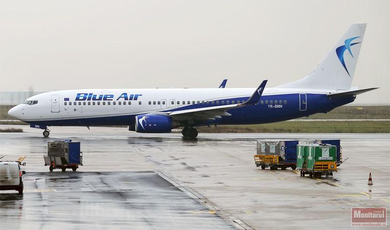 Blue Air a suspendat TOATE zborurile timp de o săptămână. Sute de botoşăneni afectaţi
