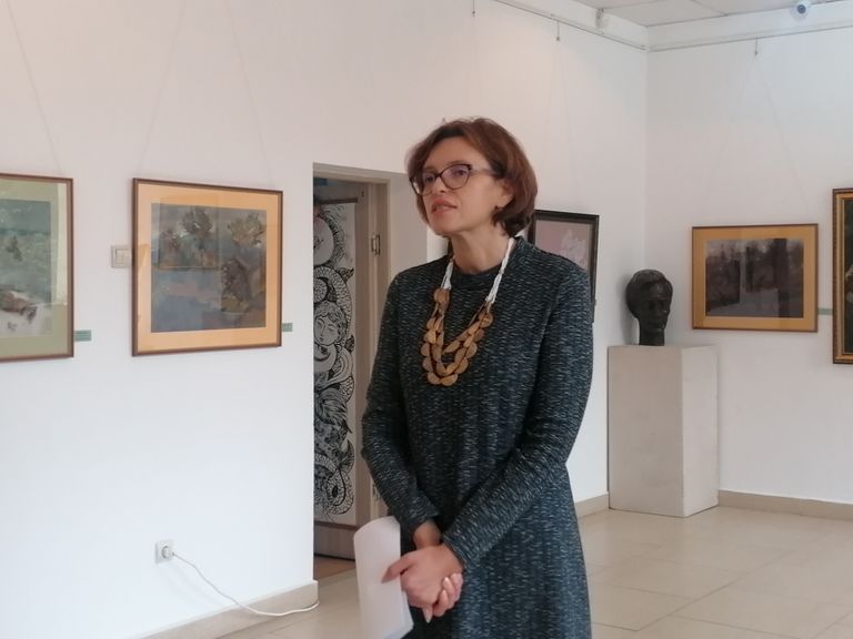 MONITORUL VIDEO – Laura Tocariu, curatorul Expoziției „100 de ani… Ion Murariu, restituiri în culoare”