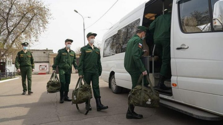 Bărbații ruși între 18 și 65 de ani nu mai pot părăsi țara. Companiile aeriene nu mai au voie să le vândă bilete