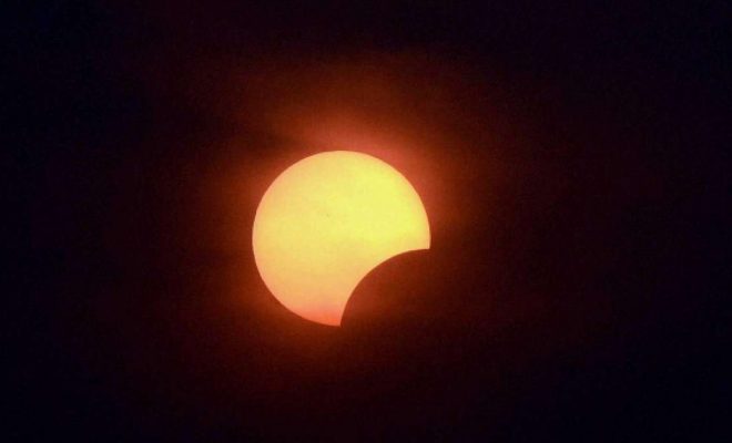 Eclipsă parțială de Soare. Fenomenul va putea fi observat de pe tot teritoriul țării