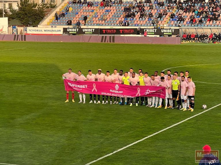 Ziua de luptă împotriva cancerului de sân, marcată pe stadion
