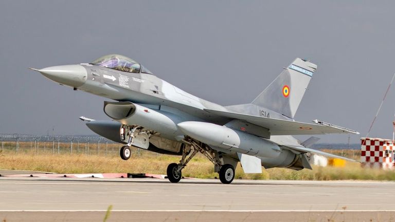 România a semnat contractul pentru achiziția celor 32 de avioane F-16 din Norvegia. Vor costa 388 milioane euro