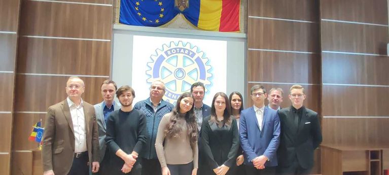 Câştigători anunţaţi pentru bursele oferite de Clubul Rotary Botoșani