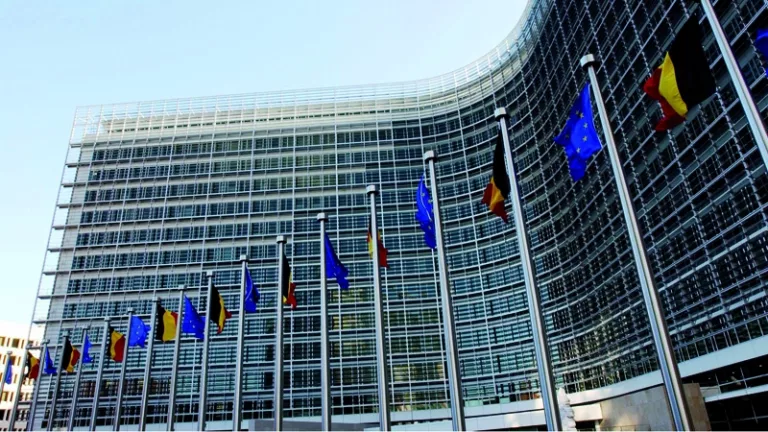 Ajutoare de peste 240 de milioane de euro pentru producătorii agricoli din România, aprobate de Comisia Europeană