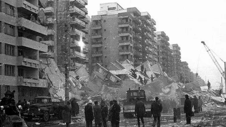 Astăzi: 46 de ani de la cutremurul din 1977 (video)
