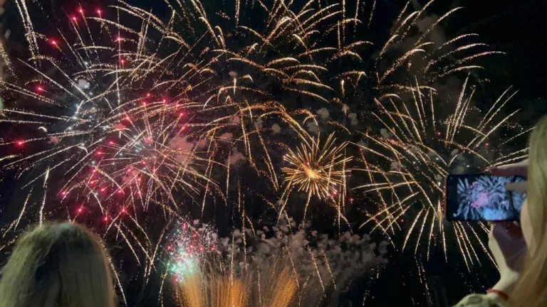 La mulți ani, Botoșani! Foc impresionant de artificii de Zilele Orașului (video)
