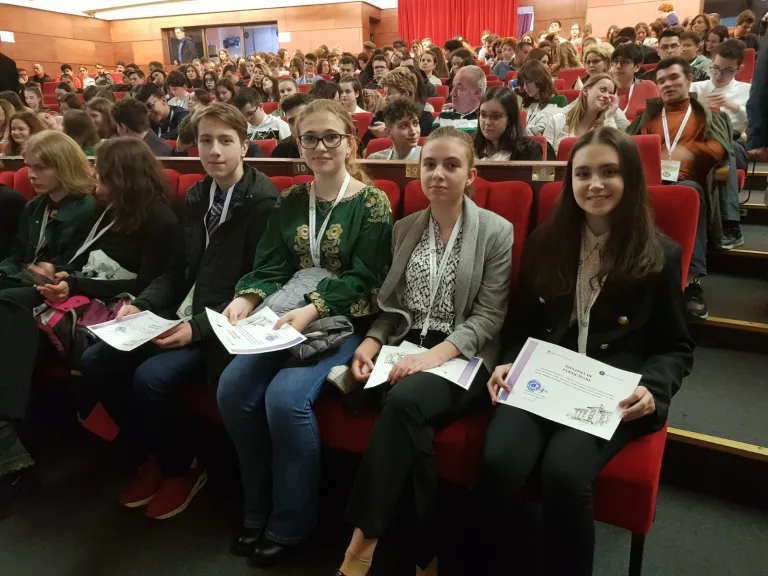 Elevă din Botoșani clasată în primii zece la faza națională a Olimpiadei de Biologie