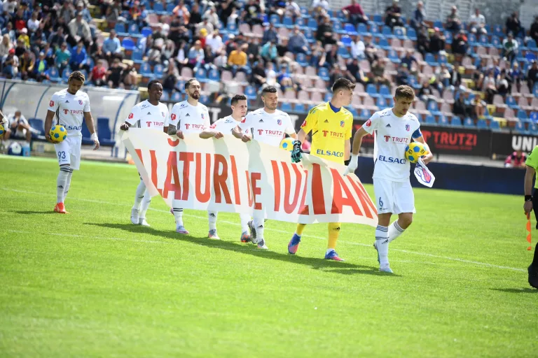 7450 lei strânși pentru Iulian pe stadion la meciul FC Botoșani – „U” Cluj