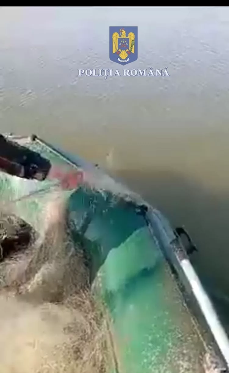 Braconieri lăsați fără plase. 1.500 metri de plase monofilament îndepărtate din iazul Negreni de polițiștii de frontieră
