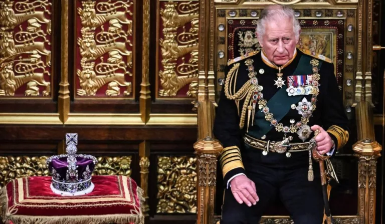 Regele Charles al III-lea este încoronat azi la Londra